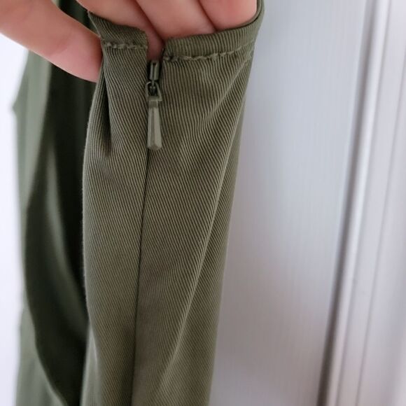 Banana Republic Sleeveless Army Green Surplice Wrap Front Jumpsuit Pantsuit Sz 8 - Picture 6 of 10